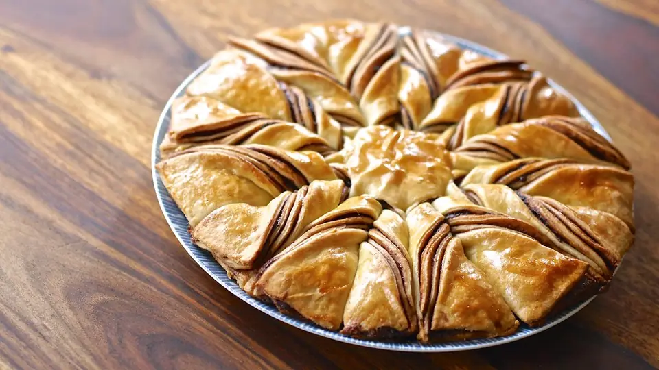 Pan trenzado con relleno de chocolate